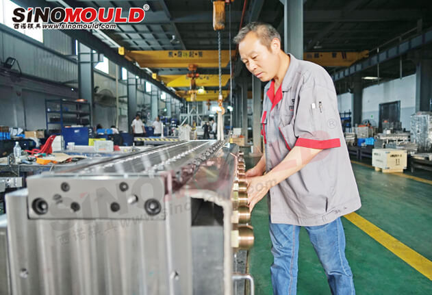 熔喷布模具生产车间实拍